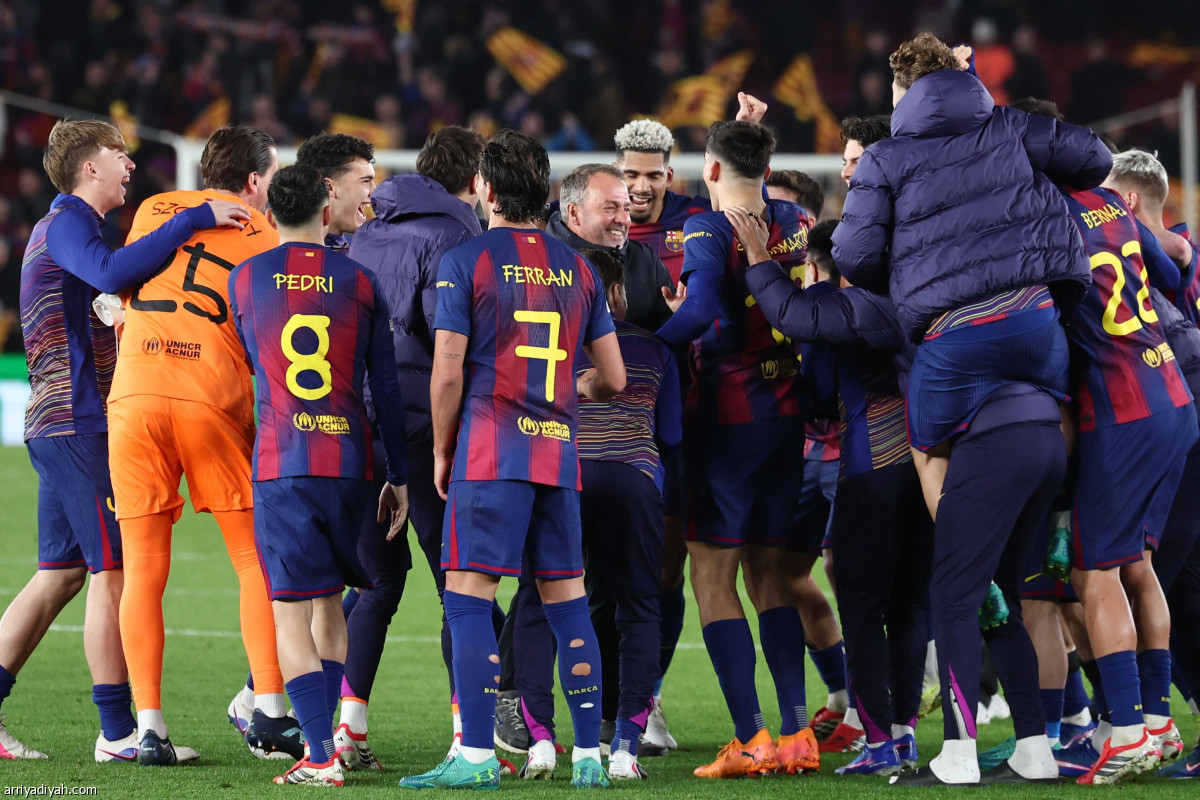 برشلونة يعبر